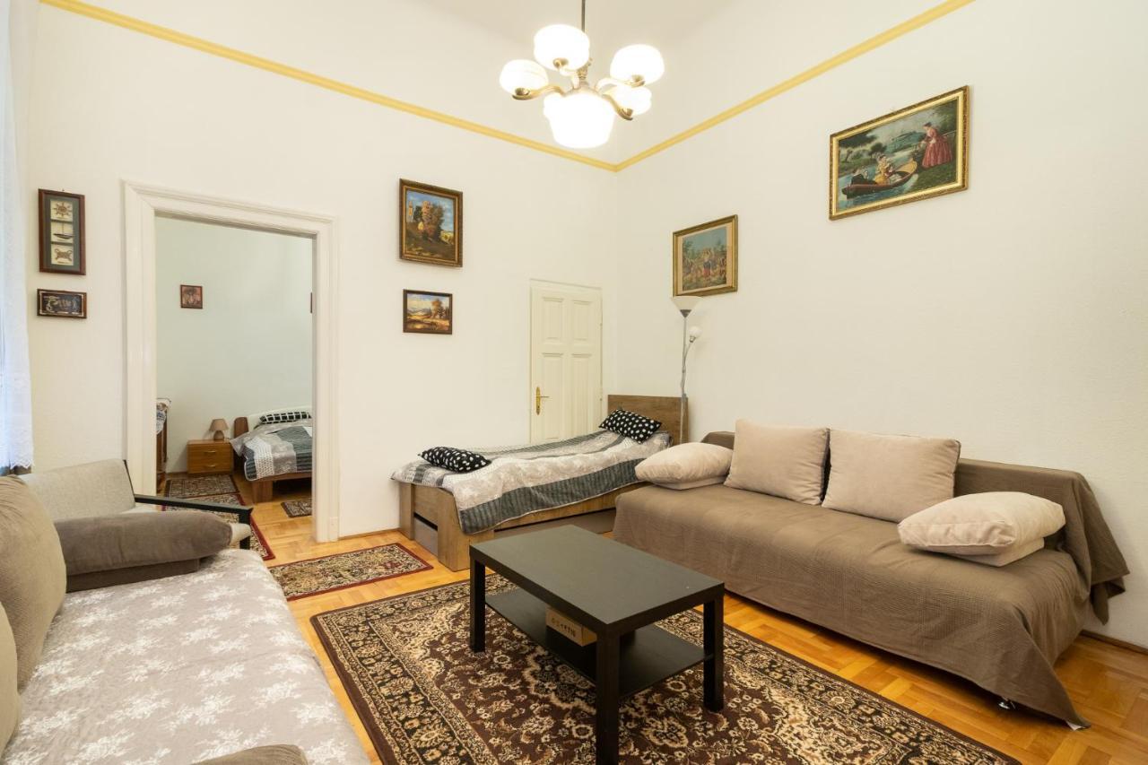 Rakoczi Apartman Boedapest Buitenkant foto