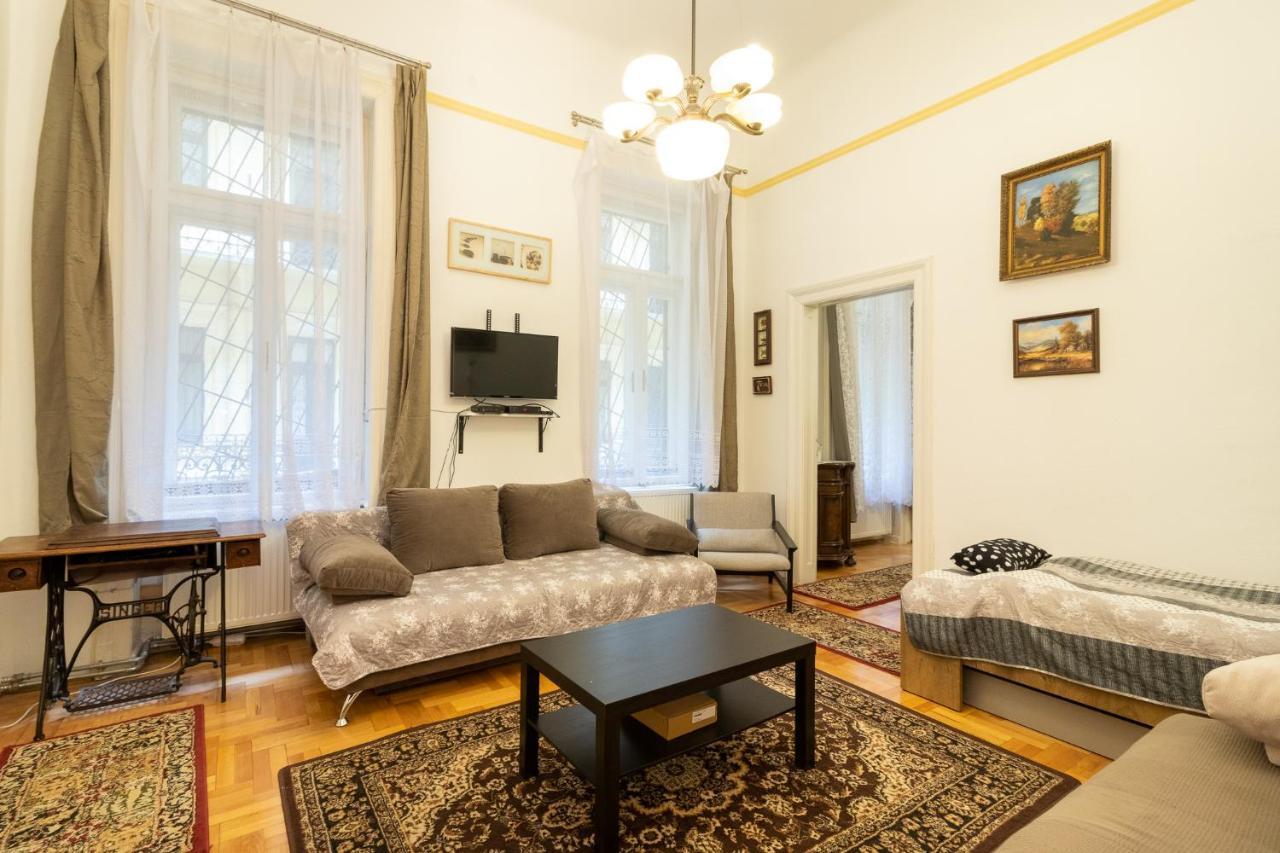Rakoczi Apartman Boedapest Buitenkant foto